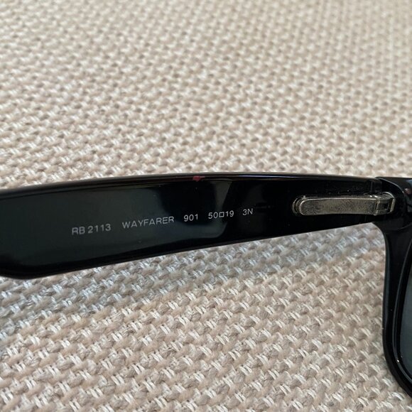 Ray-Ban Classic Black Wayfarer Sunglasses - Picture 4 of 5